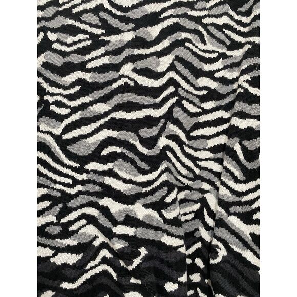 Issac Mizrahi Cardigan Sweater Size 2XL Black White Zebra Print Button Up Knit - Picture 8 of 10